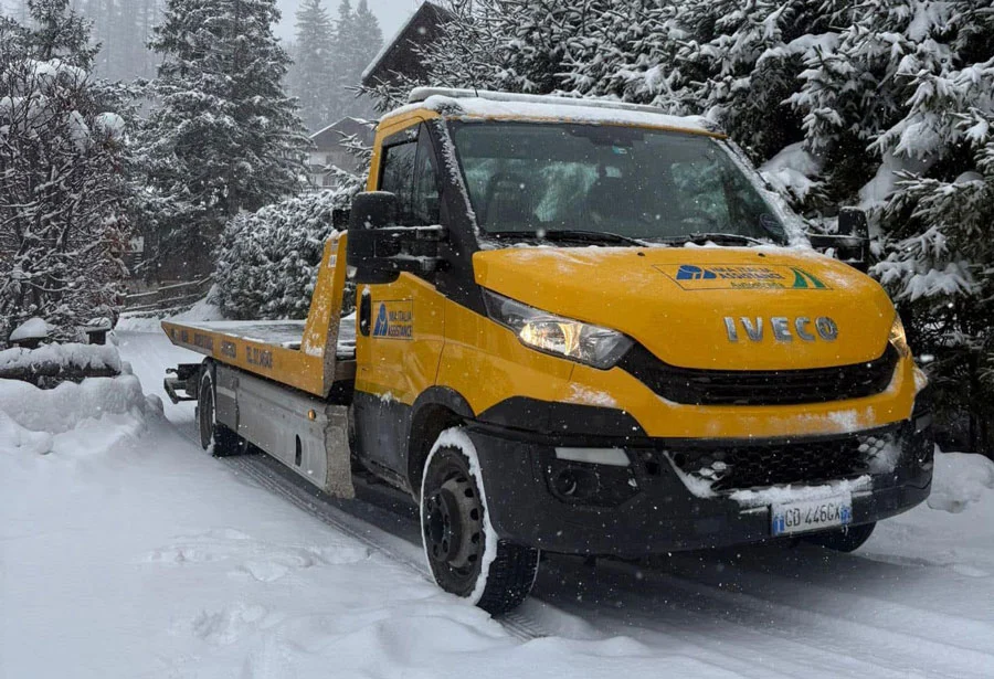 carro attrezzi trasporto auto con neve carro attrezzi trasporto auto con neve